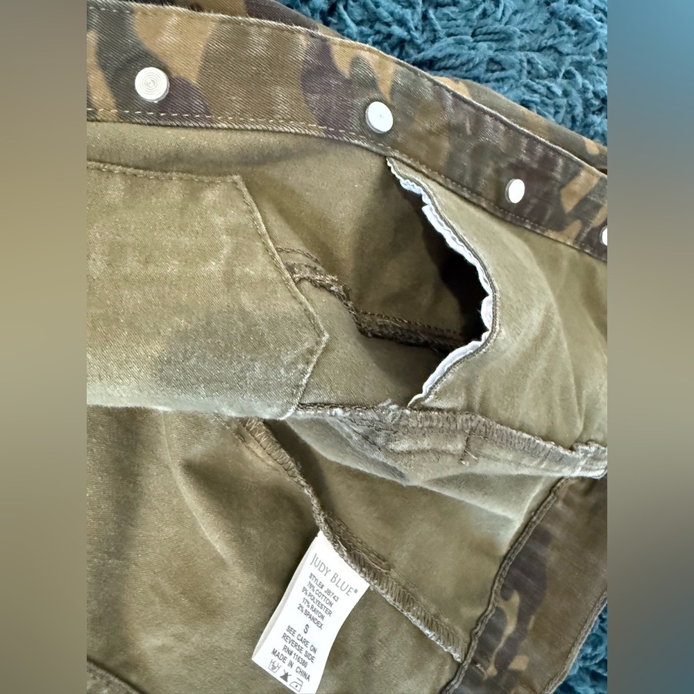 Judy Blue Camouflage Women's Denim Jacket size Small - Picture 7 of 16